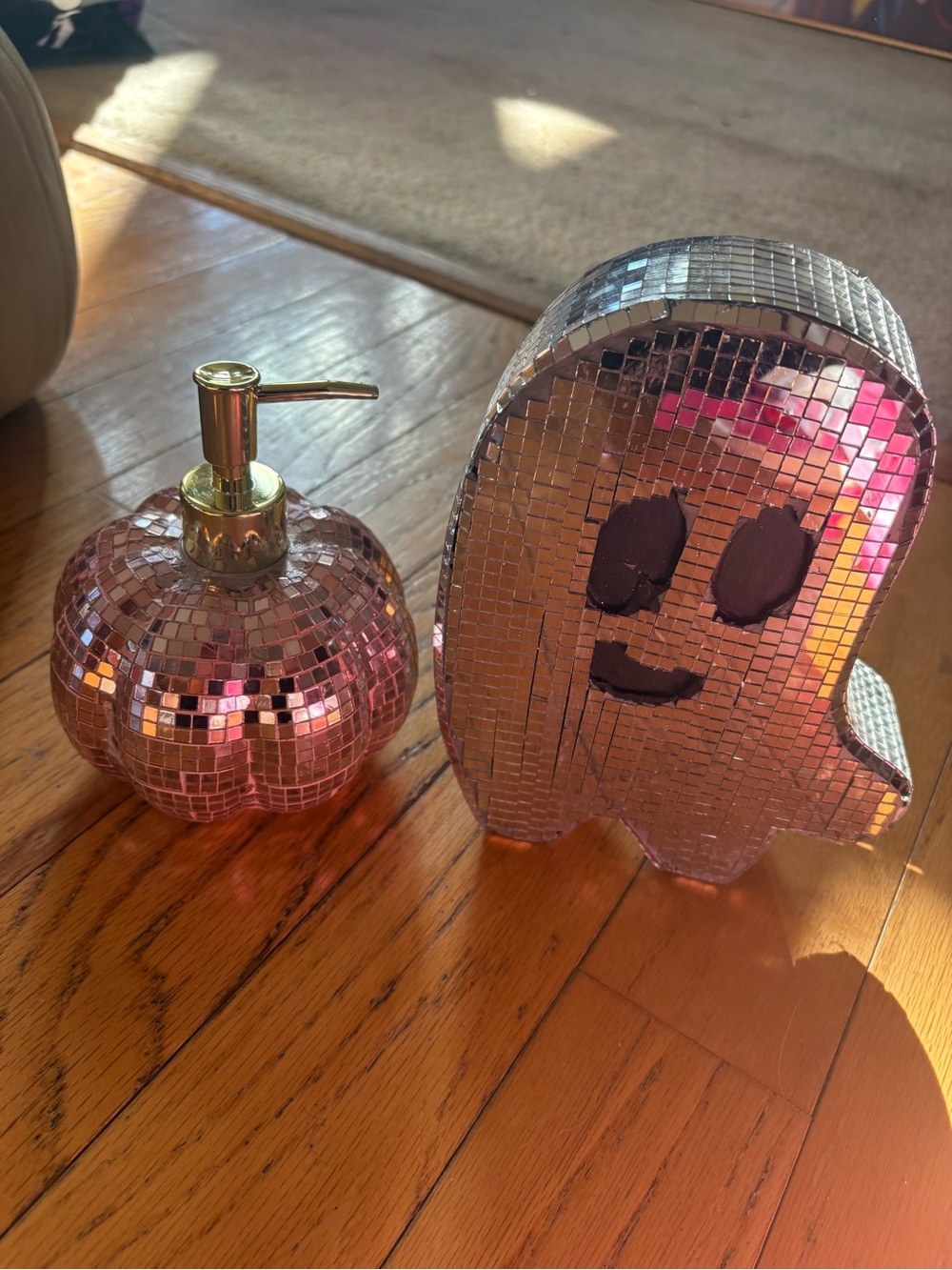Pink Mosaic mirror Ghost Soap Dispenser & Ghost decor figurine-NEW!
